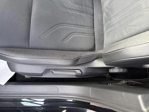 VOLKSWAGEN Golf VIII SW (2024) — foto 4 van 22