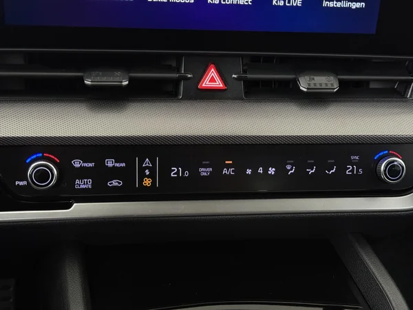 KIA Sportage (2023) — foto 18 van 36