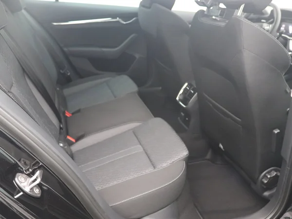 SKODA Octavia Combi (2024) — foto 7 van 33