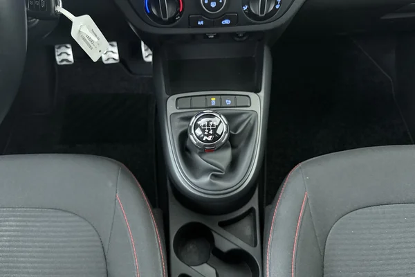 Hyundai i10 (2022) — foto 4 van 20