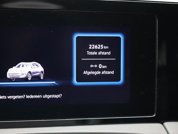 VOLKSWAGEN Tiguan (2025) — foto 9 van 24