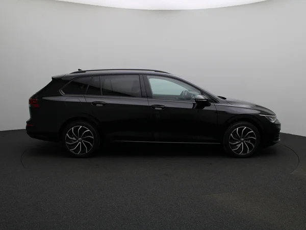 VOLKSWAGEN Golf VIII SW (2025) — foto 4 van 23