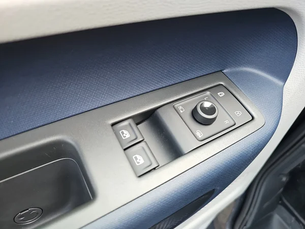VOLKSWAGEN ID.Buzz (2025) — foto 11 van 24