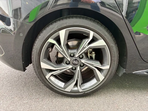 AUDI A3 Sportback (2023) — foto 7 van 23