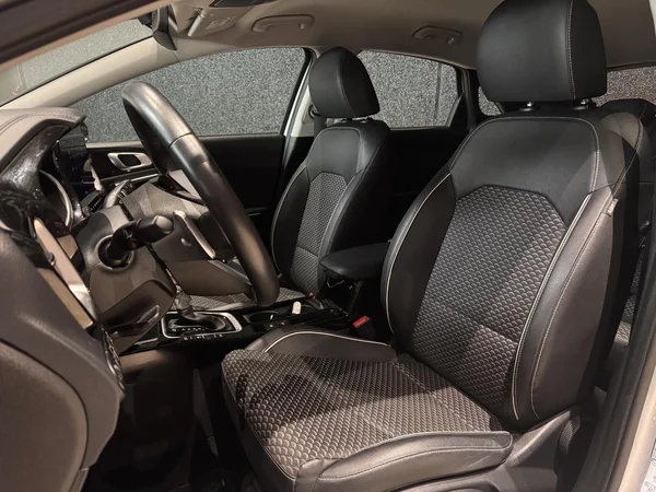Kia Ceed (2024) — foto 18 van 21