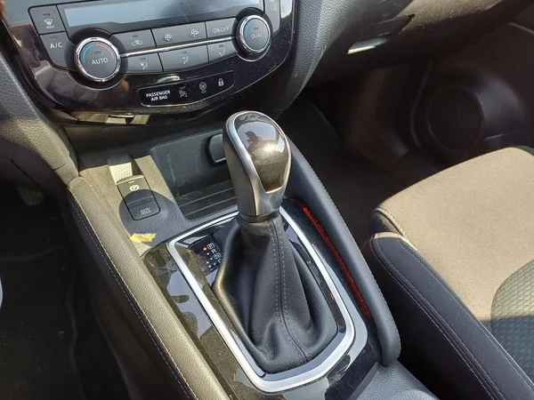 Nissan QASHQAI (2020) — foto 2 van 17
