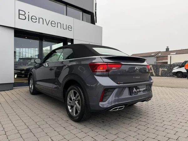 Volkswagen T-Roc (2023) — foto 23 van 26