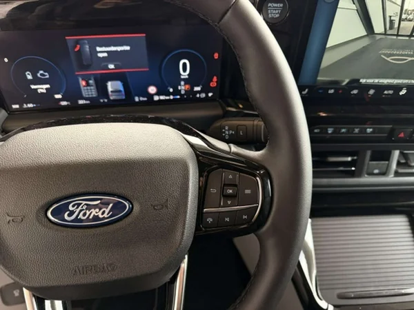 Ford Tourneo Custom — foto 14 van 24