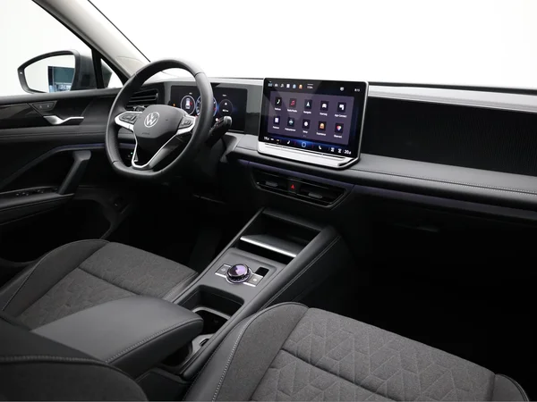 VOLKSWAGEN Tiguan (2024) — foto 16 van 22