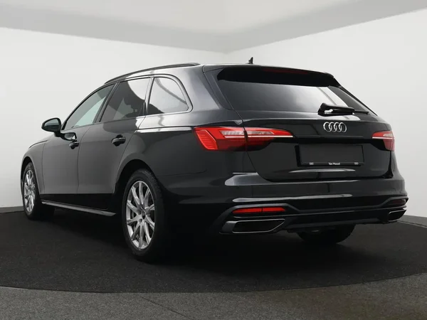 Audi A4 (2023) — foto 26 van 30