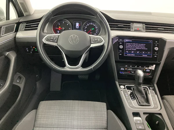 VOLKSWAGEN Passat Variant (2021) — foto 8 van 36