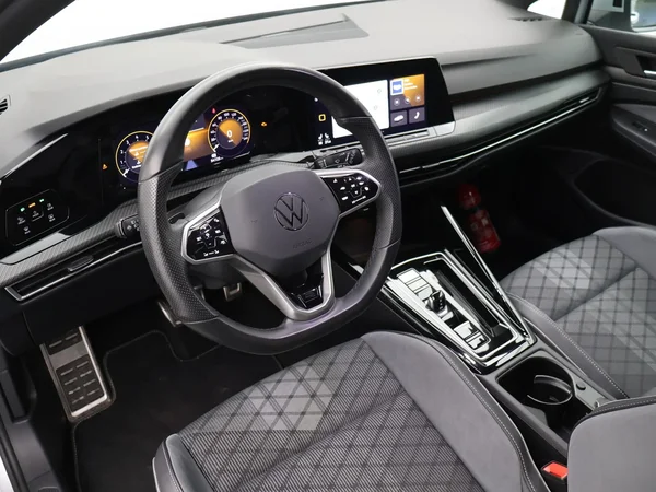 Volkswagen Golf (2024) — foto 13 van 27