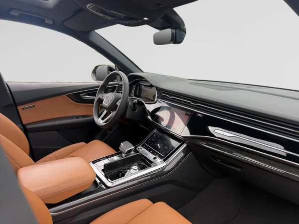 AUDI Q8 PHEV (2023) — foto 17 van 20
