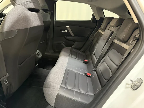 Citroen C4 (2023) — foto 20 van 31