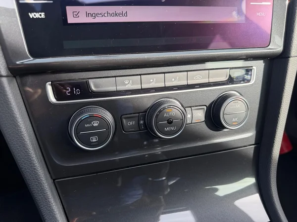 VOLKSWAGEN Golf VII (2019) — foto 11 van 19