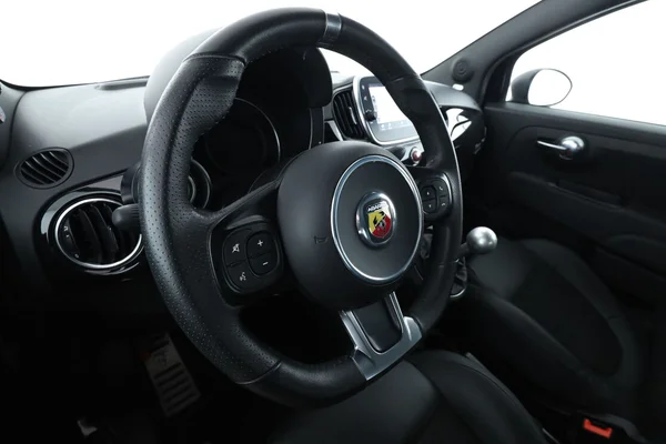 Abarth 595 (2021) — foto 2 van 16
