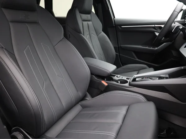 AUDI A3 Sportback (2025) — foto 16 van 21