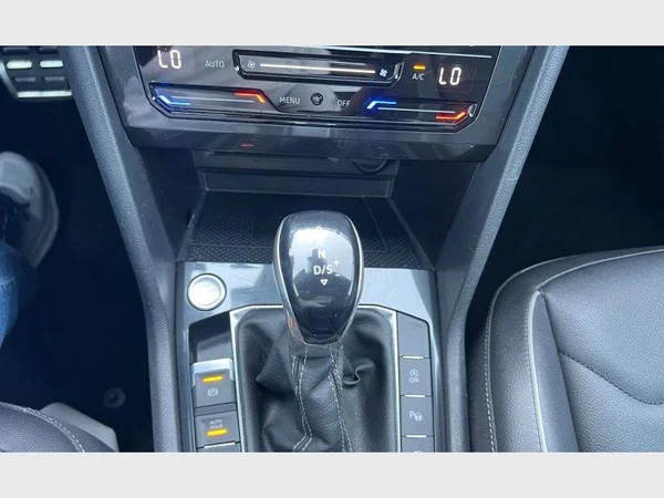 Volkswagen Tiguan (2022) — foto 16 van 27