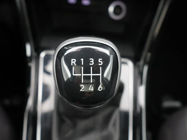 VOLKSWAGEN Touran Dsl (2021) — foto 7 van 30