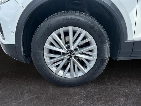 VOLKSWAGEN T-Roc (2022) — foto 25 van 31