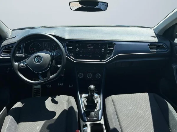 VOLKSWAGEN T-Roc (2021) — foto 6 van 31