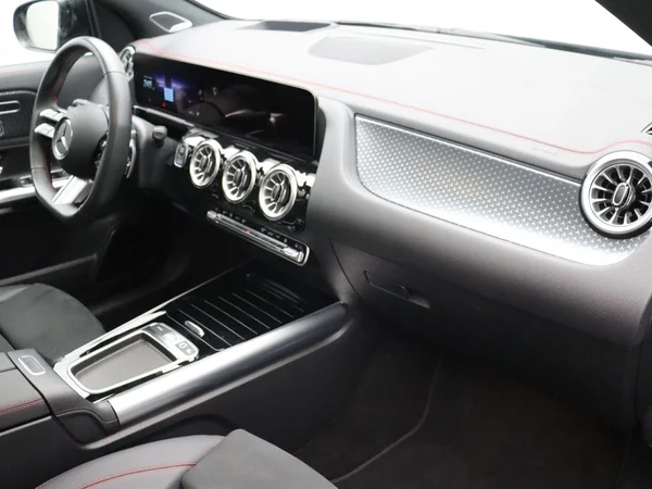 Mercedes-Benz EQA (2025) — foto 17 van 27
