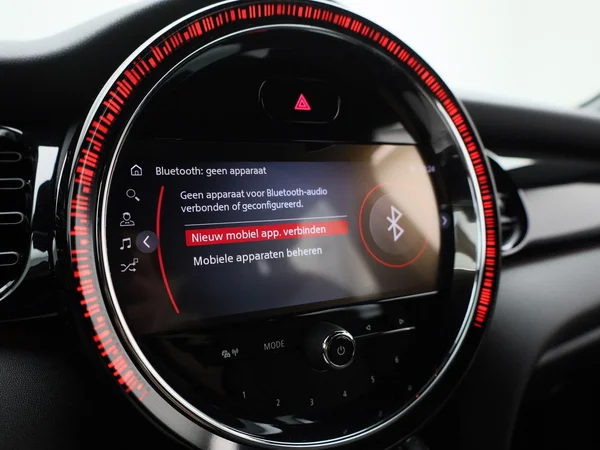 MINI Cooper (2022) — foto 17 van 40