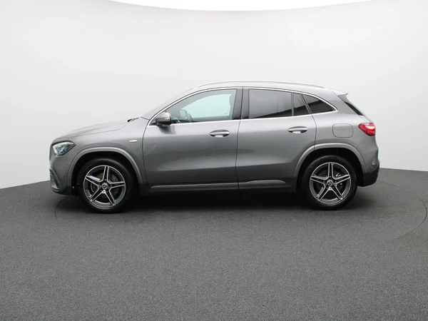 Mercedes-Benz GLA (2025) — foto 31 van 36
