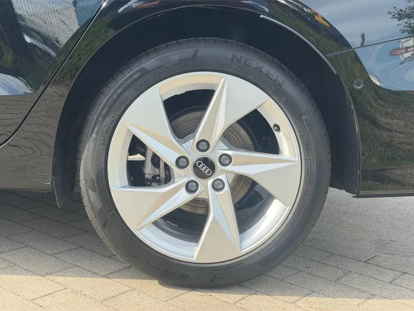 AUDI A3 Sedan (2025) — foto 9 van 17