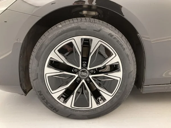 AUDI A6 Avant Dsl (2025) — foto 3 van 36