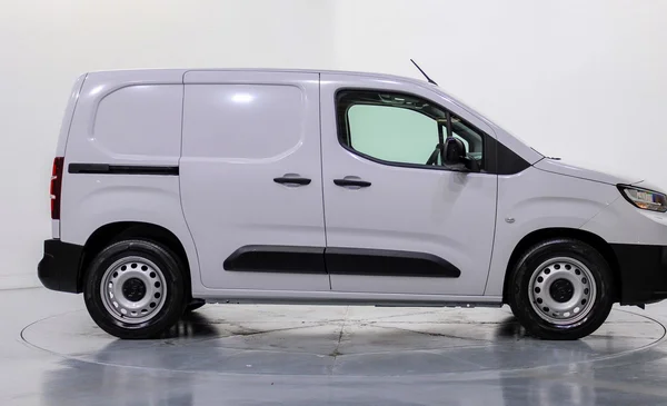 Toyota E-Proace Van Mwb (2024) — foto 56 van 59
