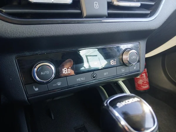 SKODA Kamiq (2021) — foto 2 van 17