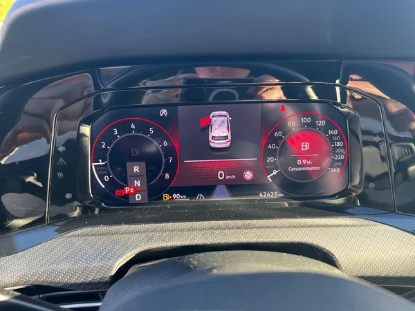 VOLKSWAGEN Golf VIII (2022) — foto 17 van 18