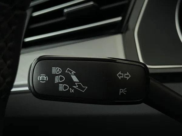 VOLKSWAGEN Passat Variant (2022) — foto 16 van 29