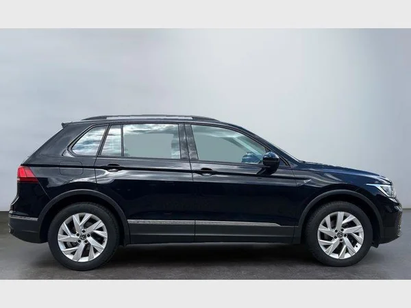 Volkswagen Tiguan (2021) — foto 23 van 30