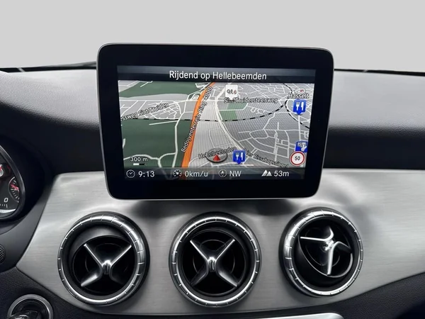 Mercedes-Benz CLA (2019) — foto 21 van 21
