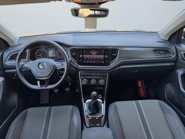 VOLKSWAGEN T-Roc (2019) — foto 2 van 30