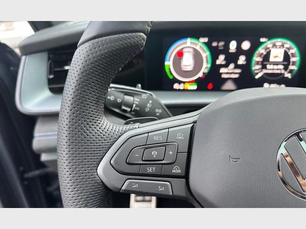 VOLKSWAGEN Tayron eHybrid (2025) — foto 6 van 24
