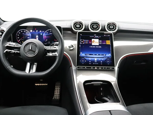 Mercedes-Benz GLC (2025) — foto 11 van 28
