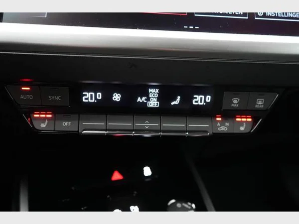 AUDI Q4 e-tron (2023) — foto 8 van 31