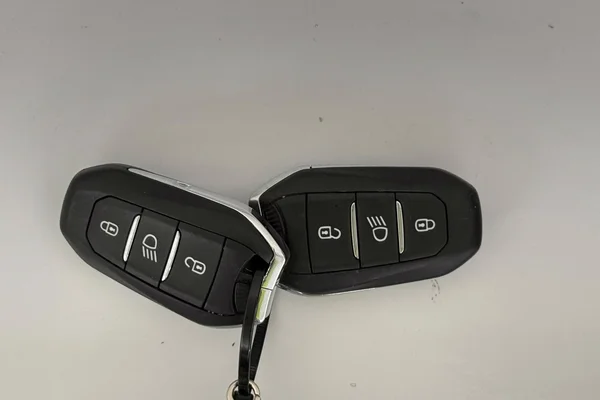 Peugeot 508 PHEV (2021) — foto 3 van 32