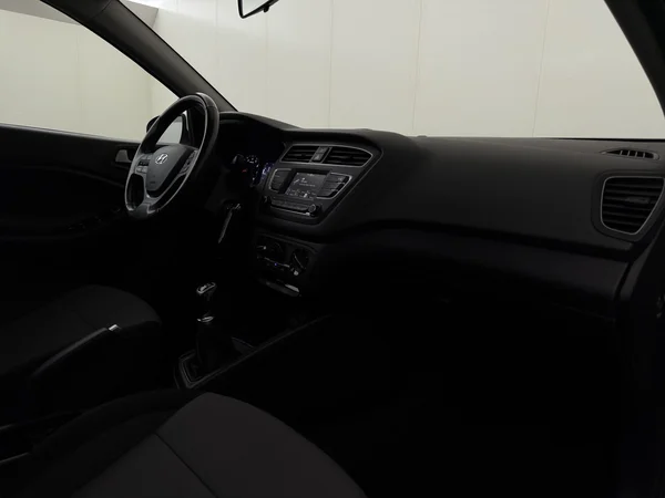 HYUNDAI i20 (2019) — foto 3 van 24