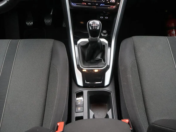 Volkswagen T-Roc (2022) — foto 8 van 28