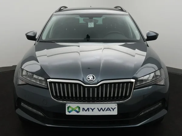Škoda Superb (2022) — foto 5 van 21