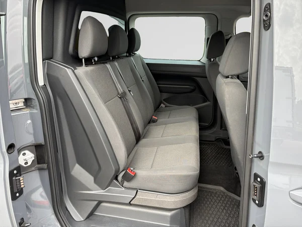 VOLKSWAGEN Caddy Maxi (2024) — foto 18 van 20