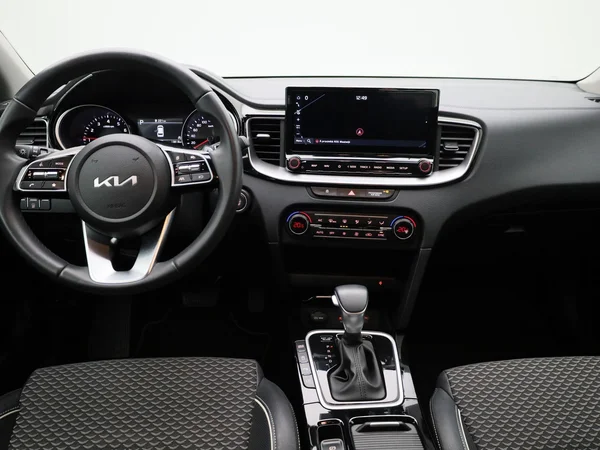 Kia cee'd (2024) — foto 4 van 19