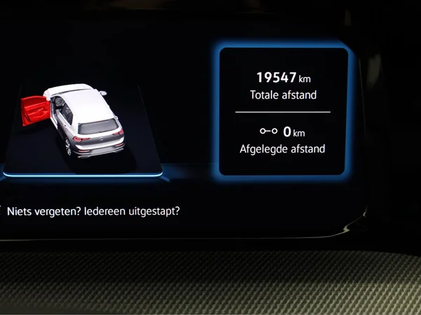 VOLKSWAGEN Golf VIII (2025) — foto 14 van 22