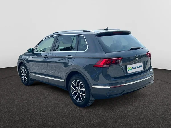 VOLKSWAGEN Tiguan (2022) — foto 8 van 18