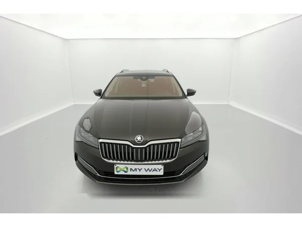 SKODA Superb Combi (2020) — foto 12 van 36