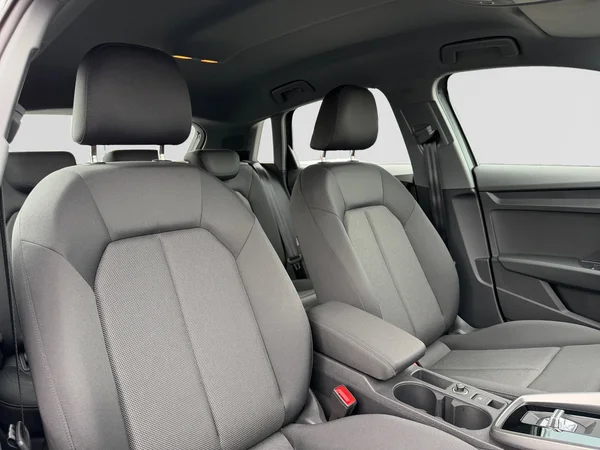 AUDI A3 Sportback (2024) — foto 11 van 17